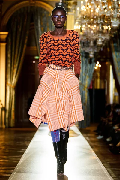 Look 35